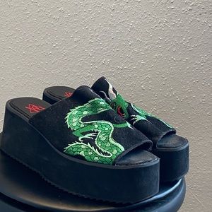 YRU Snake Platform Sandals